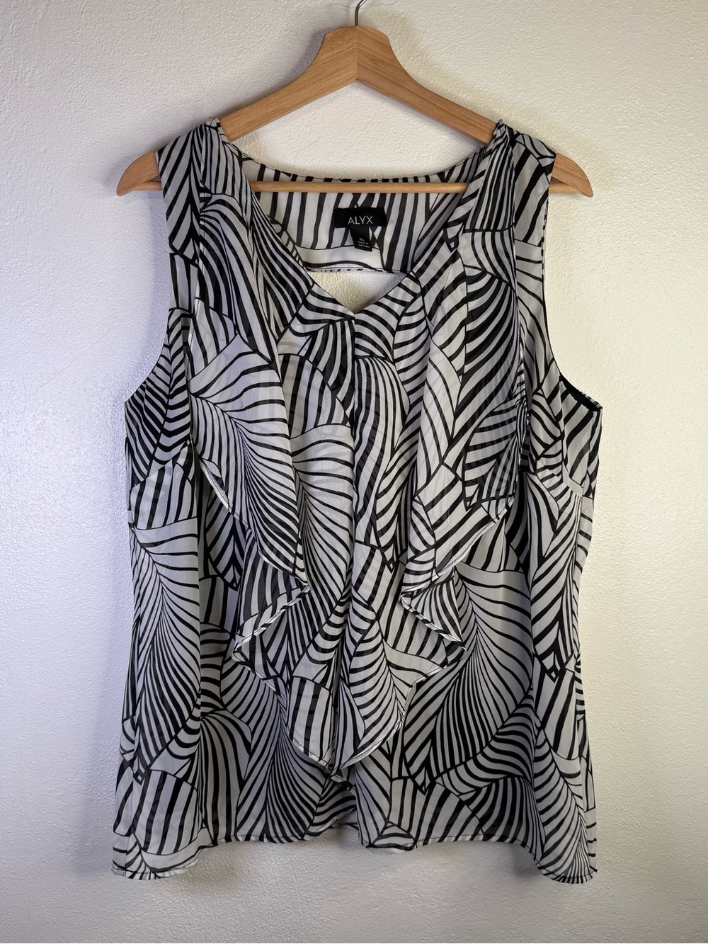 ALYX Black and White Leaf Print Stripe Ruffle Sleeveless Camisole Womens Size XL